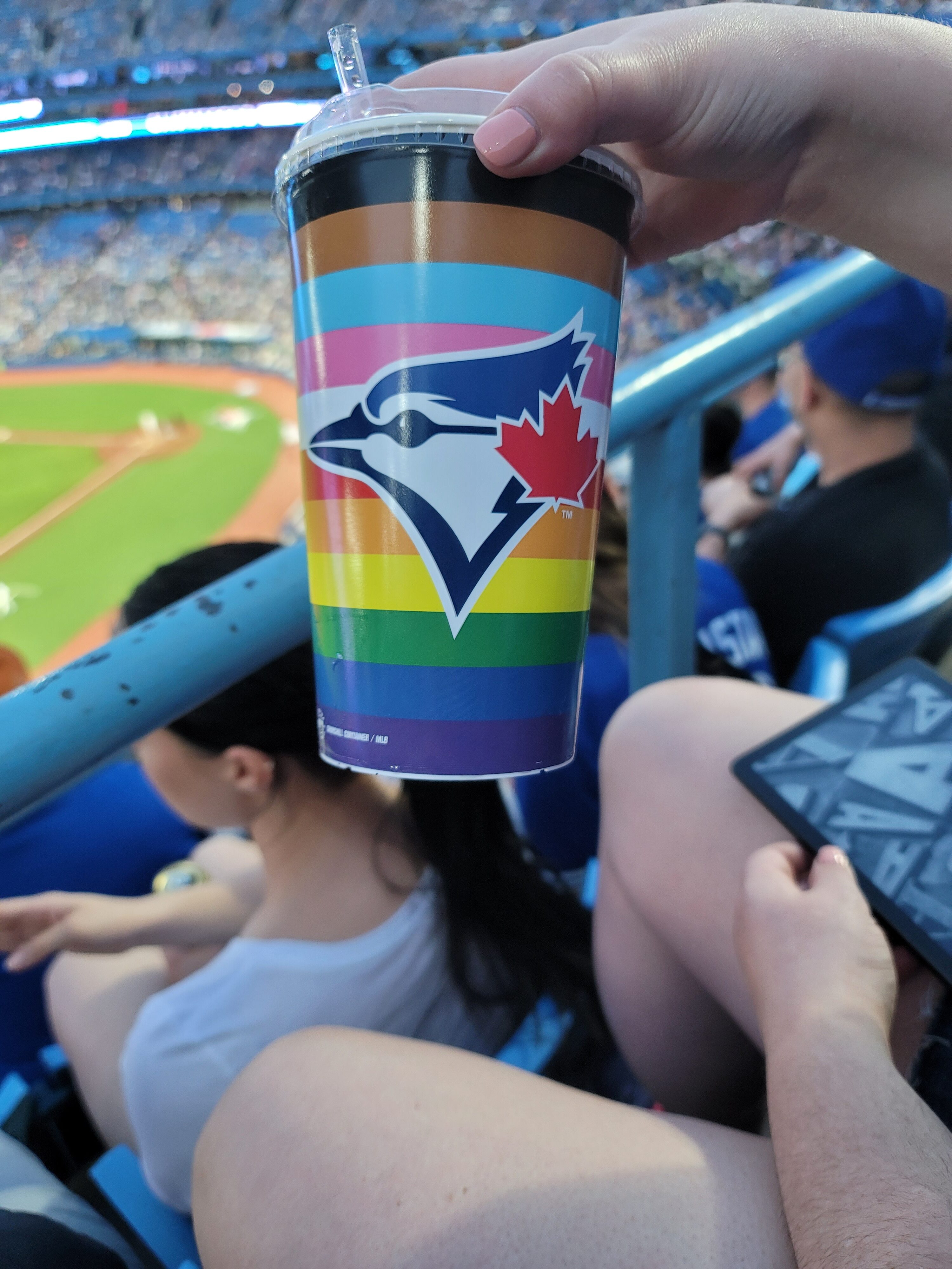 Toronto Blue Jays] Toronto Blue Jays - $9.25 souvenir drink/$12