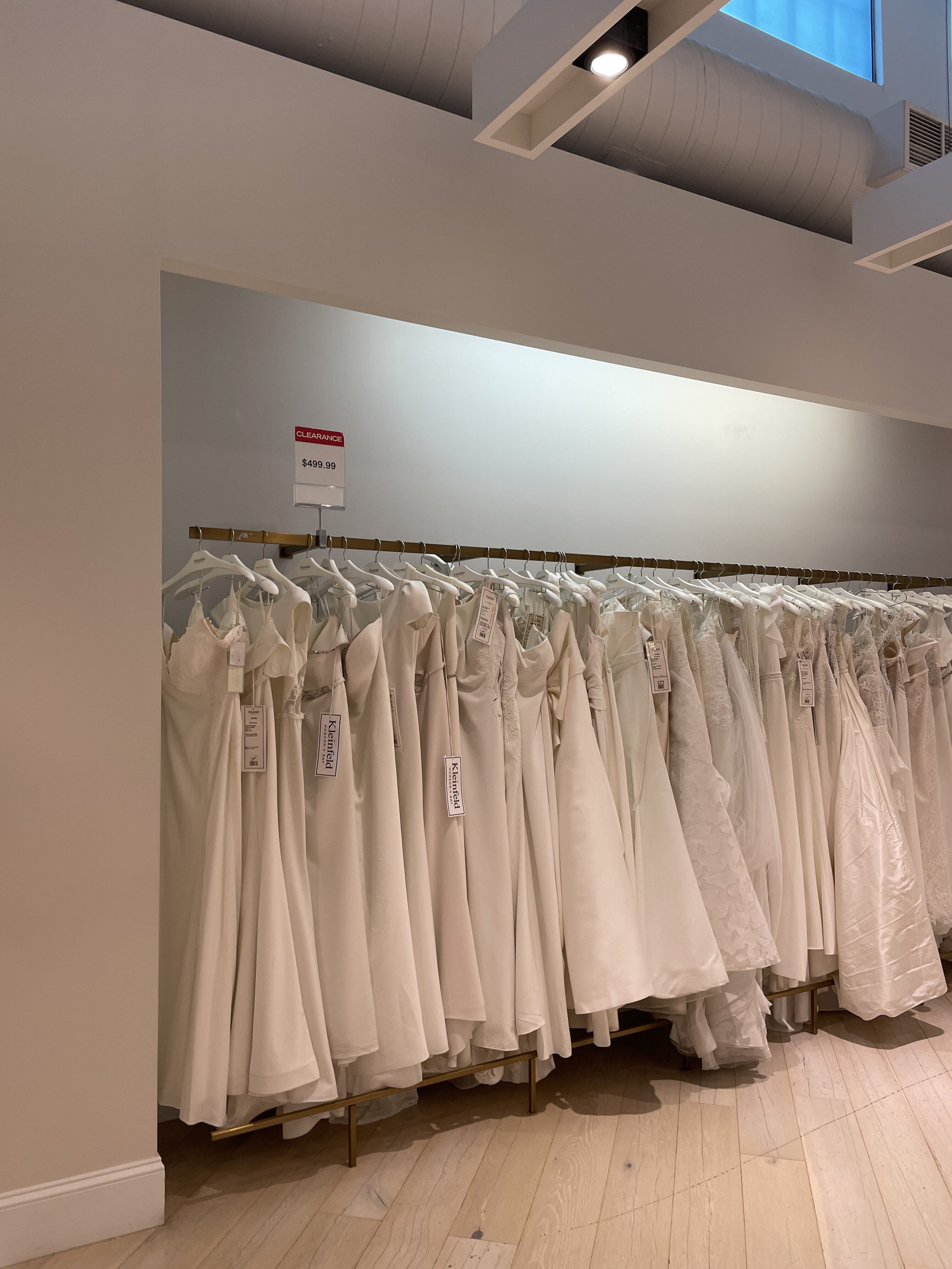 Toronto Wedding Dress Shop Kleinfeld Is Closing At Hudson's Bay & Gowns Are  On Sale From $199 - Narcity